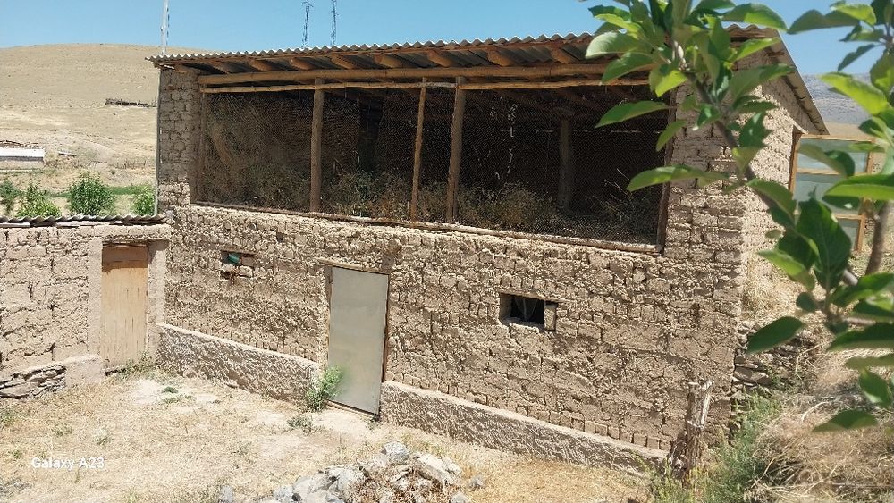 Srochna Uy sotiladi 300 mln kami bor