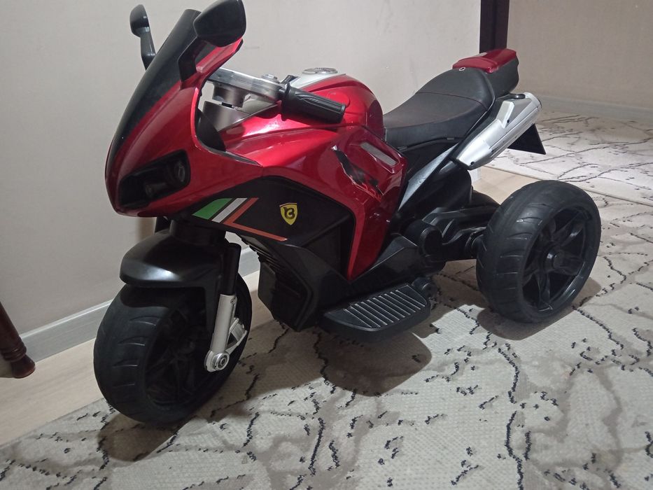 Bolalar motosikili elektron alo darajada