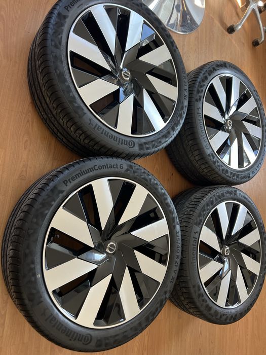 Jante vara noi complete 21inch Volvo XC90 Ultimate Dark R 275 40 21 An2025