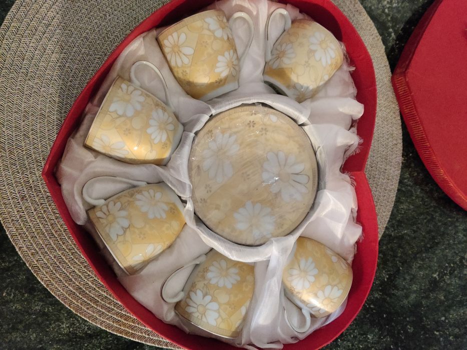 Vând serviciu de cafea