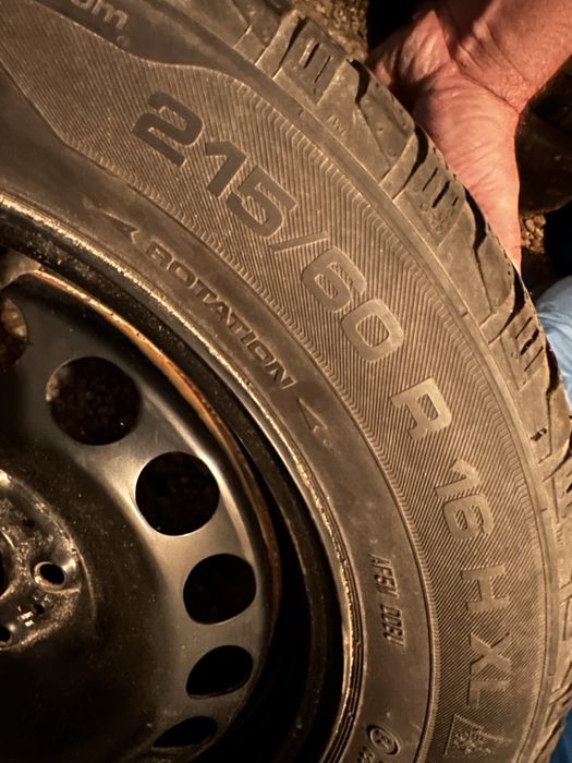 Vând set de jante cu cauciucuri iarnă