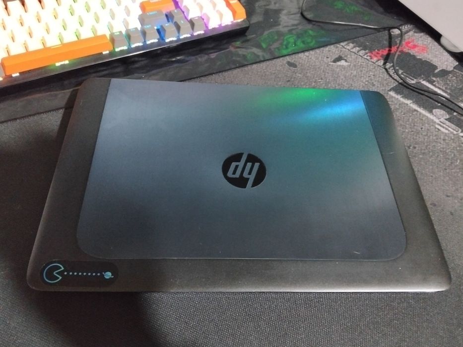 Noutbuk I7 - 5500U 
Operativ xotira:  16-GB (8+8)
SSD:  240-GB
