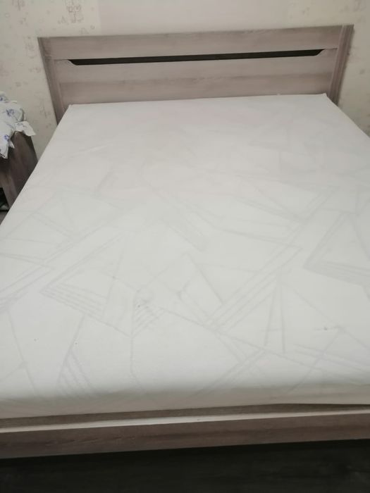 Продам спальный гарнитур не дорого.