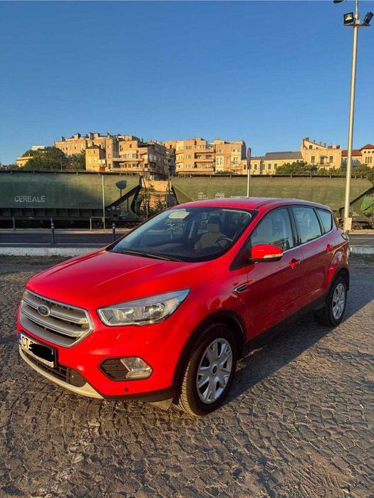 Vând Ford Kuga 2017, benzina, 10.550 euro negociabil