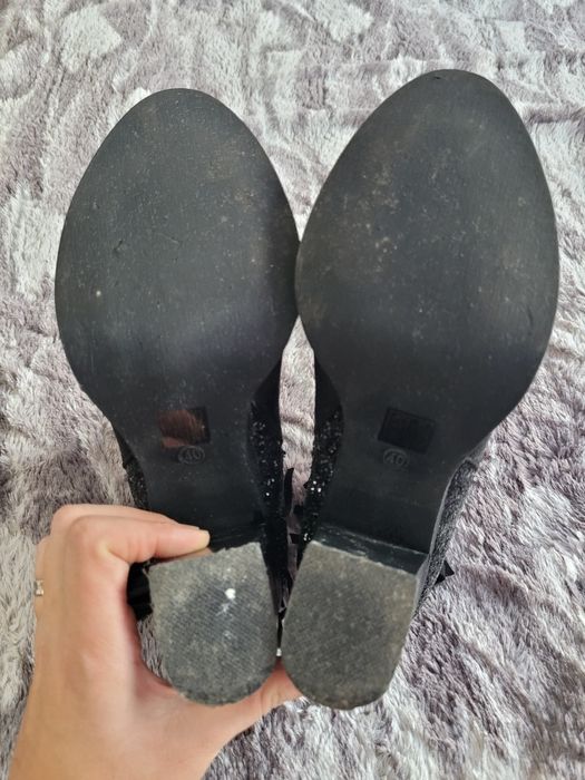 Botine negre cu toc gros