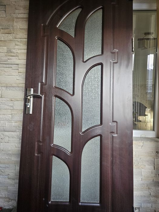 Usi interior diferite marimi