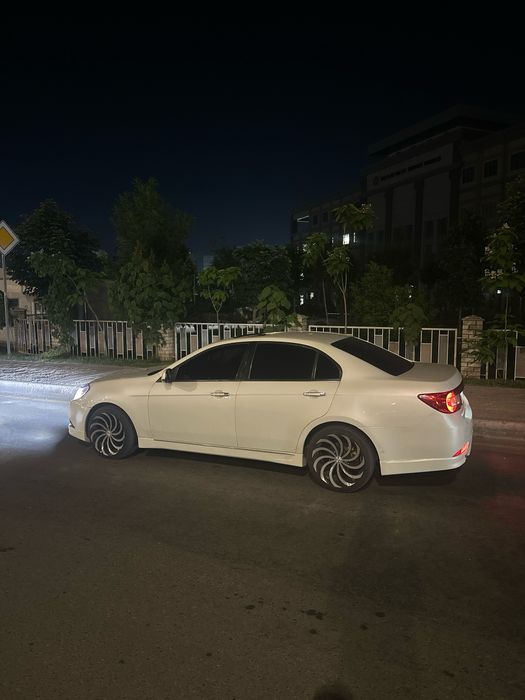 Azara R18 diska 225/40/18 zakaznoy balonlada sotiladi