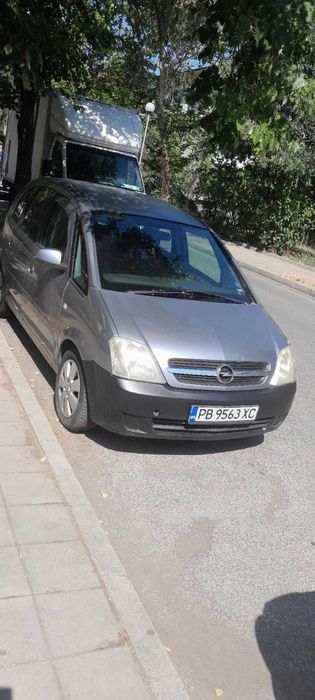 Продавам Опел марива