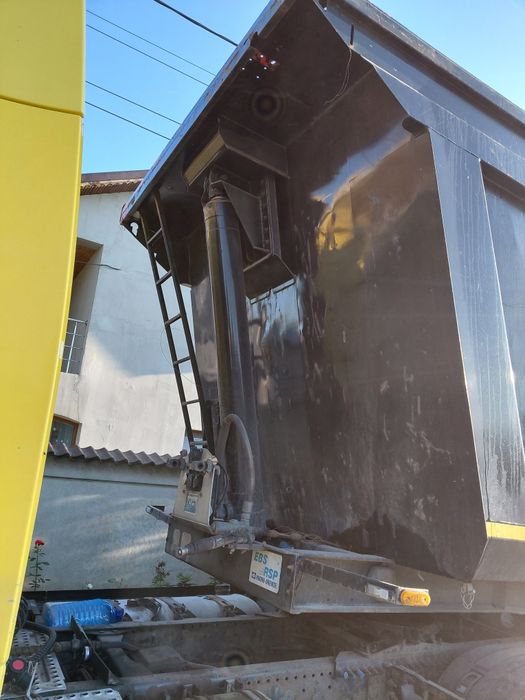 Volvo 2008 semiremorca basculabila fier