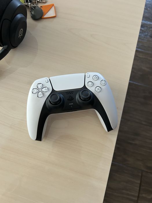 Чисто НОВ! PlayStation 5 (PS5 Slim) Standard Edition – с гаранция от Зора