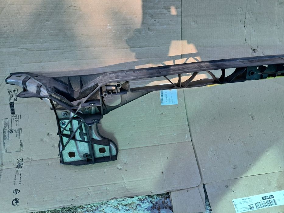 Очиларка преден панел Audi A4 B9