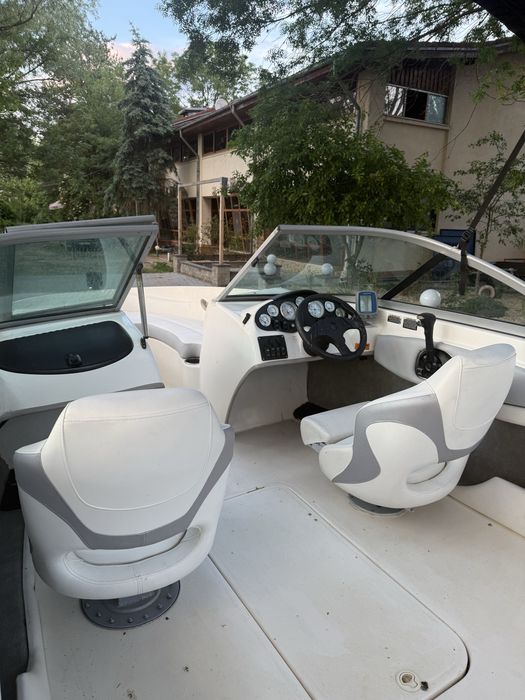 Vanzare barca Maxum 1800