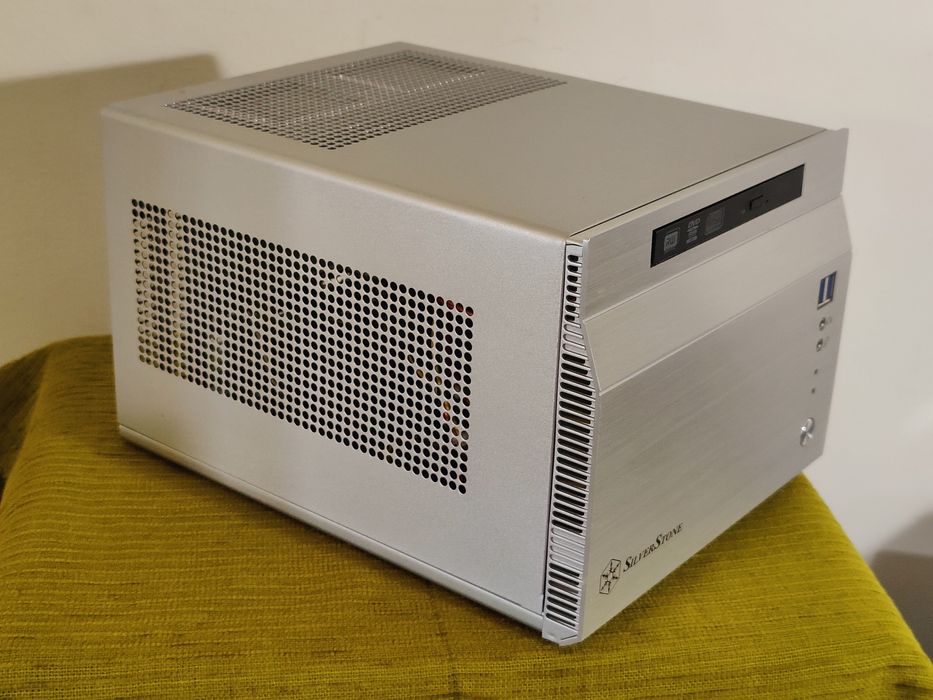 Calculator PC, procesor Intel Xeon E3-1245v2,Ssd Samsung 256, ram 8 gb