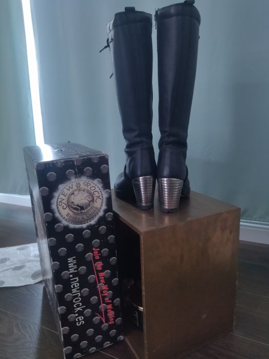 Ботуши с висок ток от колекцията METALLIC. New Rock