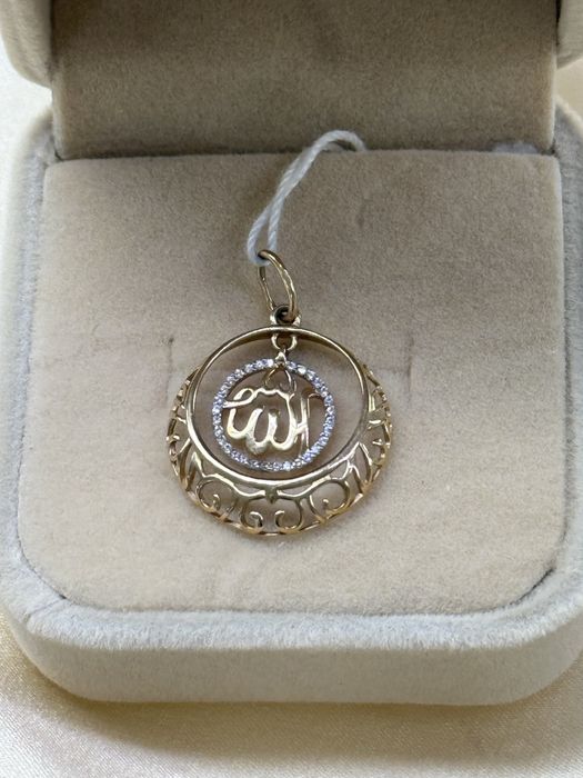 Кулон с фианитами