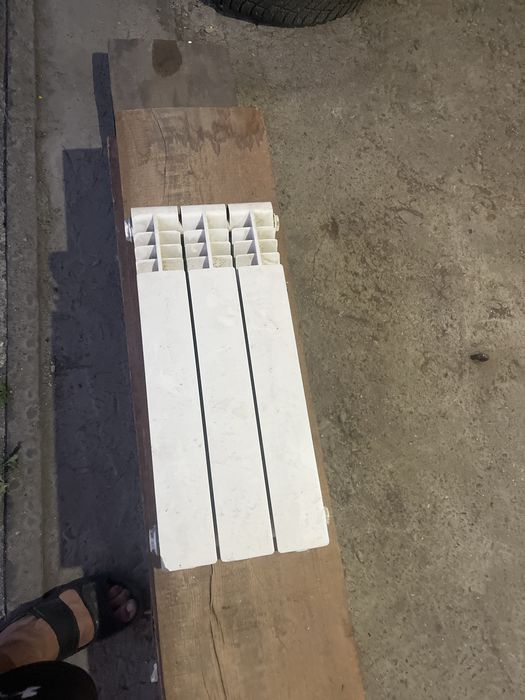 Продаю батареи комод телевизор связи