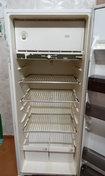 Продам холодильник