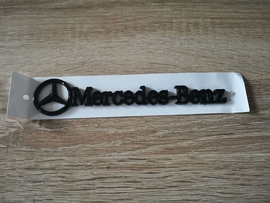 черен надпис Mercedes-Benz малък размер