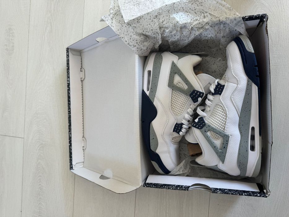 Обувки Jordan 4