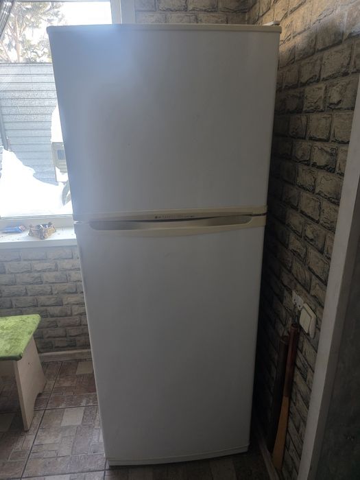 Продам холодильник