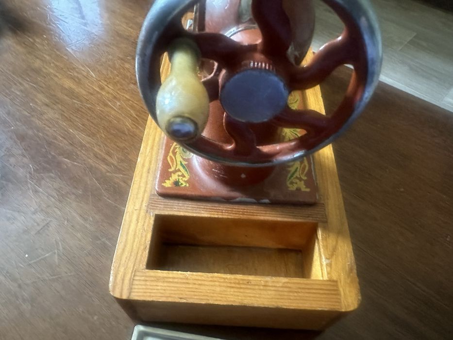 Швейная мини машинка ссср антиквариат