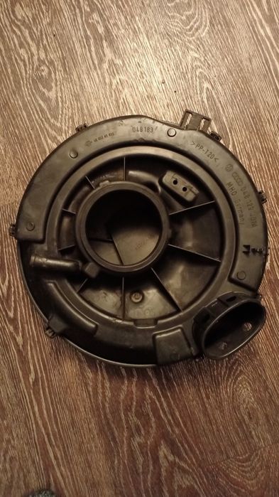 Корпус воздушного фильтра Audi 80 B4