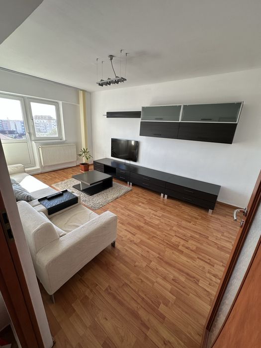 Inchiriez Apartament cu 2 camere, decomandat