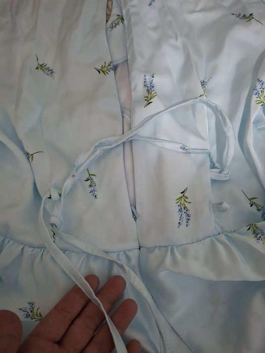 Продам нежное платья 46