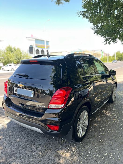 Tracker PREMIER 2020 TOZA