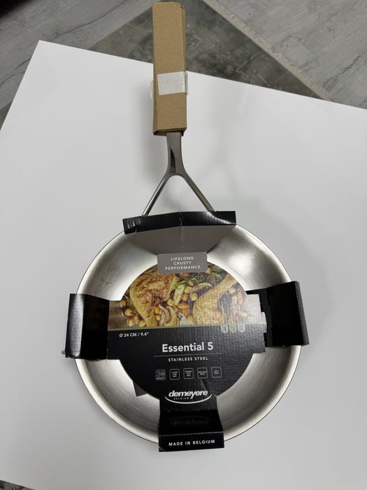 DEMEYERE Essential 5 – 24 cm – Tigaie Profesională 5-Ply – Silvinox®