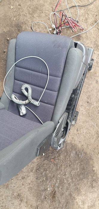 Авто седалка с хидравлика за хора със затруднено движение