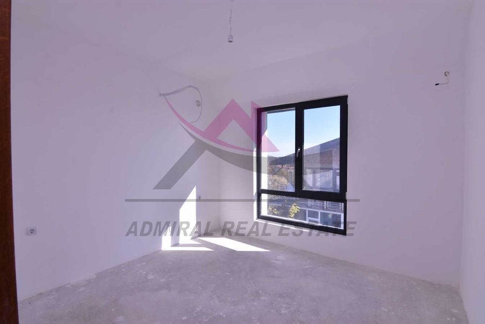 Продава се Четиристаен апартамент в Варна, Виница - 250 кв.м за 551 €/кв.м - Снимка #3