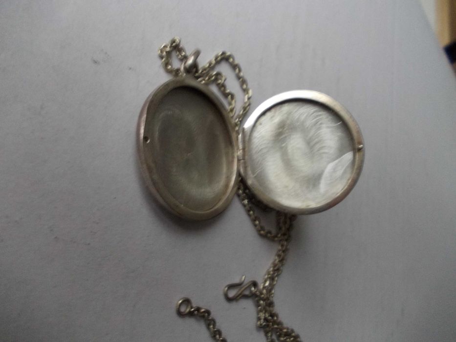 Lant cu medalion pentru fotografie vechi din argint