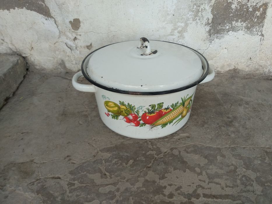 Продается посуда бывшего употребления, в хорошем состоянии