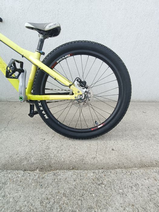 Vând dirt jumper