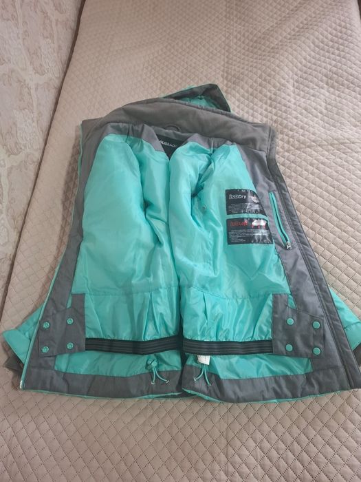 Продаётся куртки новые