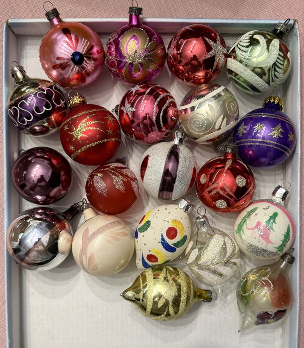 Globuri vechi pentru pomul de Craciun