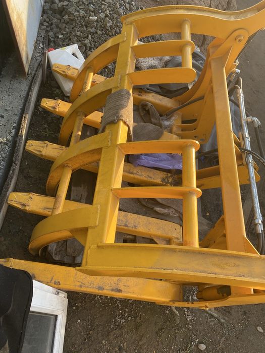 Продам фронтальный погрузчик