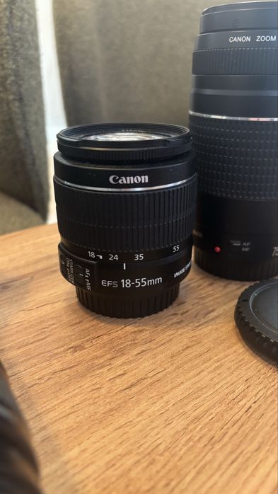 Canon EOS 2000D с три обектива