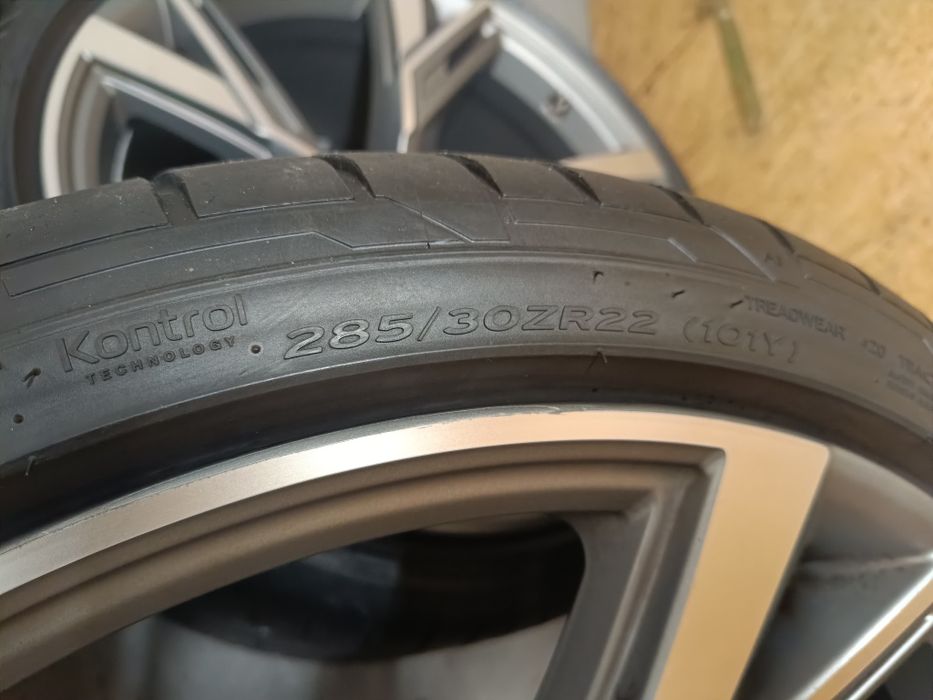 Оригинални джанти с гуми летни 22 цола за Audi Rs6 Rs7 дот 2021г