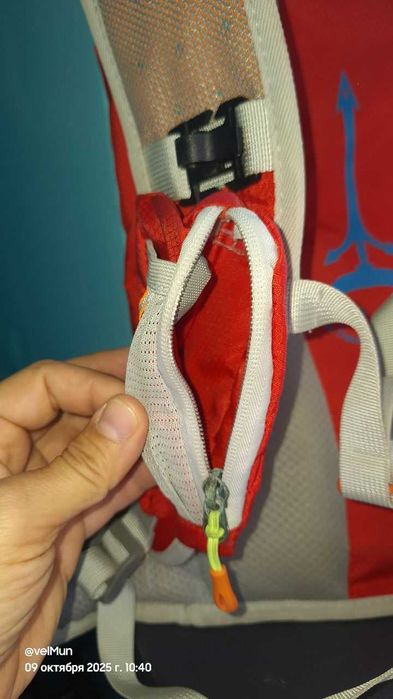 Продам новый велорюкзак красного цвета