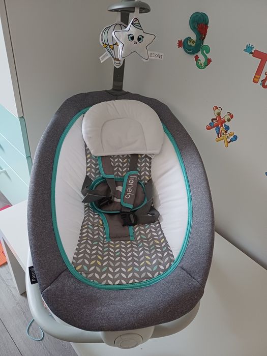 Scoica, pat, sterilizator, balansoar, marsupiu, haine