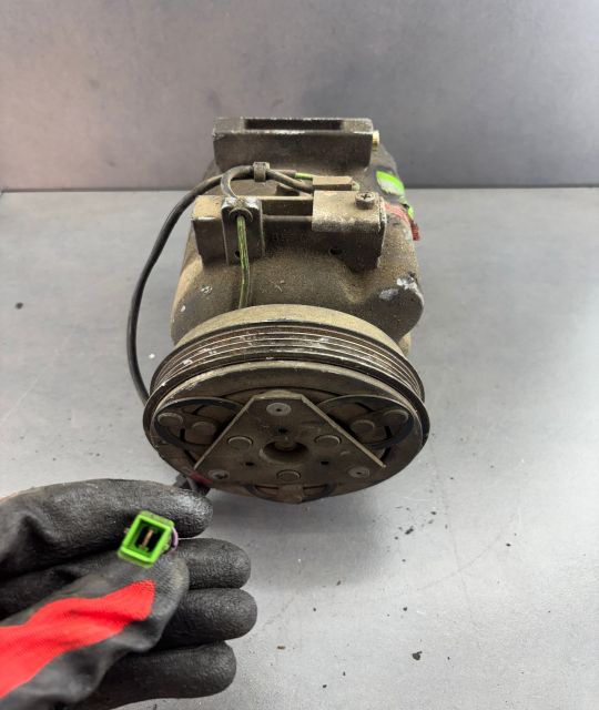 Compresor AC 8D0 260 805 Volkswagen VW Passat B5.5 (facelift)