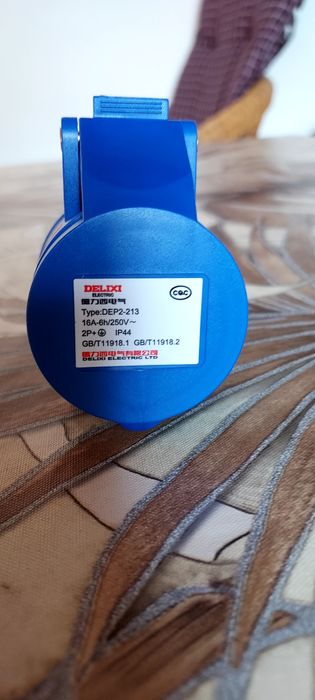 Адаптер преходник за зареждане на електромобил от 16А към шуко