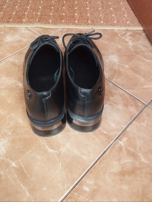 Дамски обувки  носени много малко