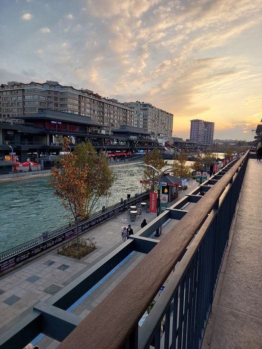 АРЕНДА ПОМЕЩЕНИЯ " Seoul Mun " коробка: 62м2  высота потолков: 6 м