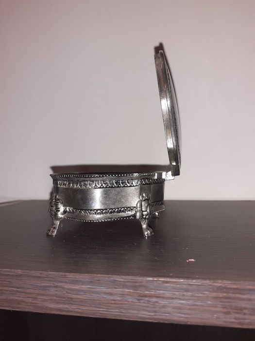 Кутия за бижута-071