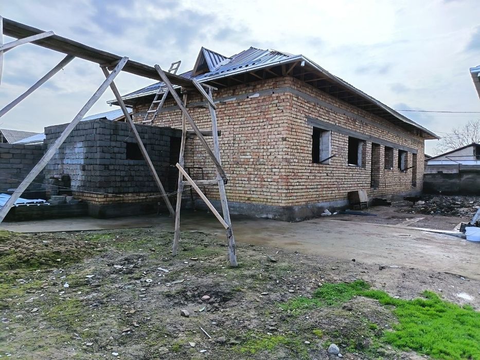 uy sotiladi 5,5 sotka