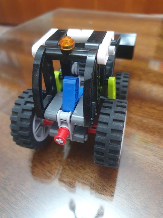 Трактор LEGO Technic