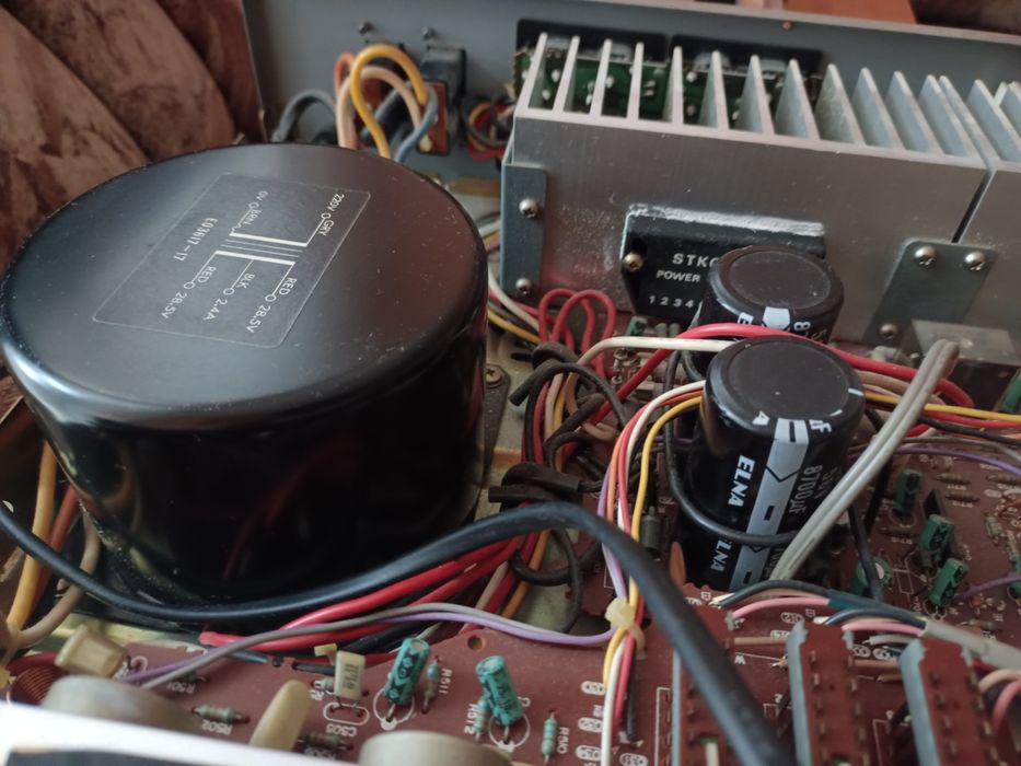 Linie audio Thomson identic Nordmende sau Continental
